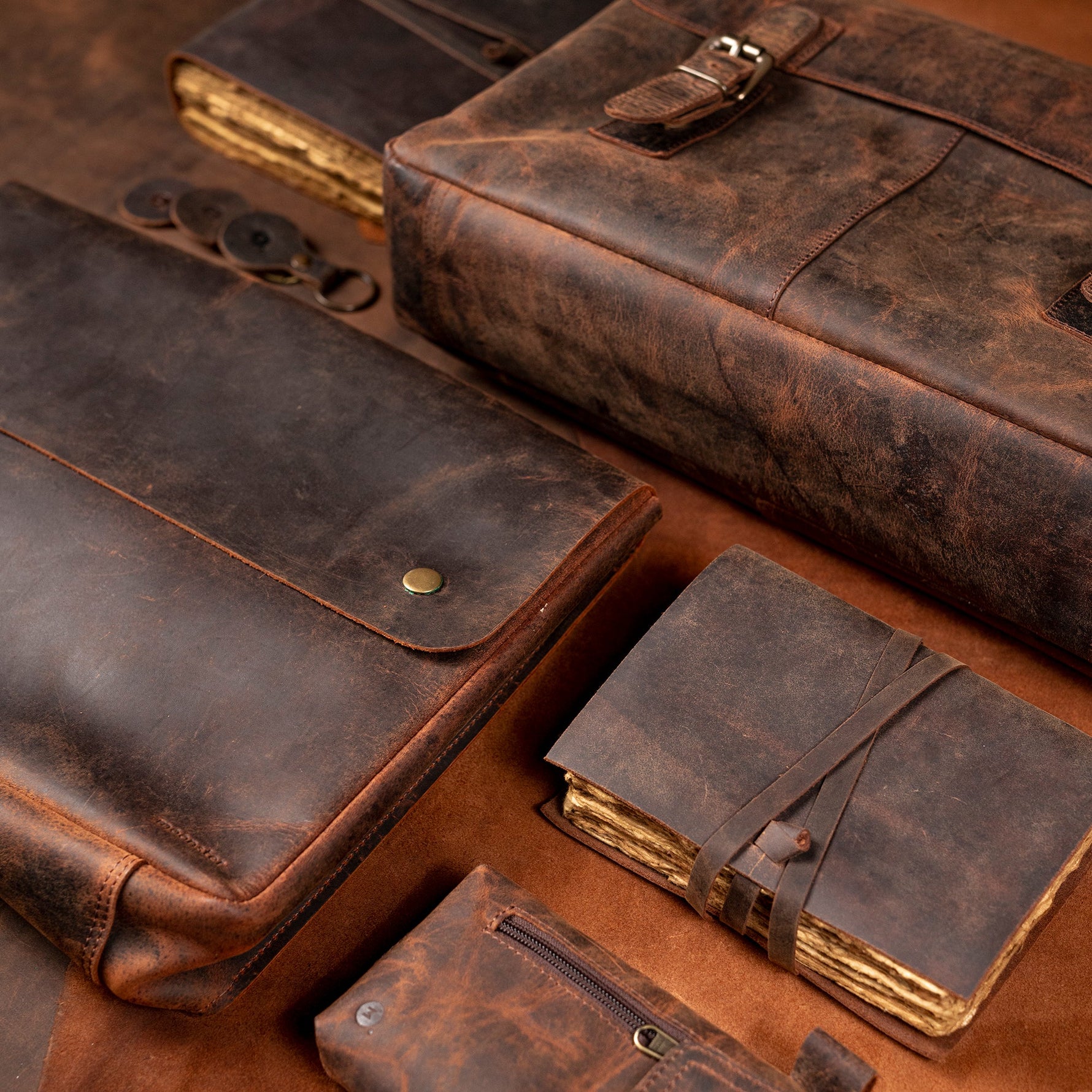 leather gifts for men