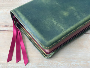 7 Best Leather Anniversary Gifts for 3rd Year