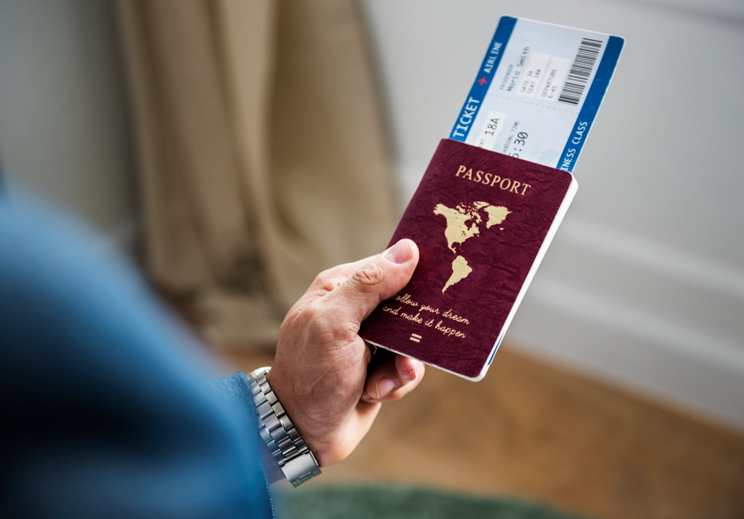 how to travel solo